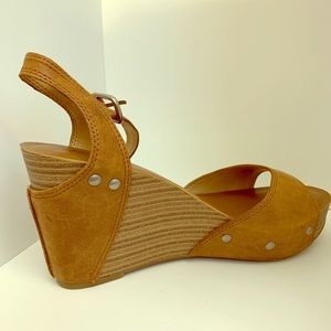 Lucky Brand Platform Leather Sandals
